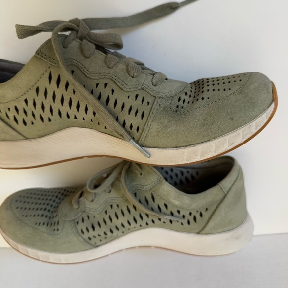 Dansko Suede Leather Sneakers Women Size 8 Lace Up Comfy Breathable Lightweight - Picture 9 of 14